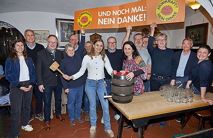 MU Dr. Antonia Ostermaier, Dr. Rudolf Ostermaier, Urban Mangold, Maria Schöfberger, Sigi Wachler, Norbert Wahleder als Gast, Johanna Seitz, Paul Kastner, Ronja Zöls-Biber, Michael Schöffberger, Josef Glotz-Faßbender, Franz Prügl, Oliver Robl, Agnes Becker